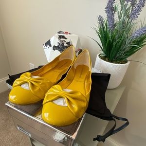 Sigerson Morrison Yellow Patent Leather Ballet Flats with Bow